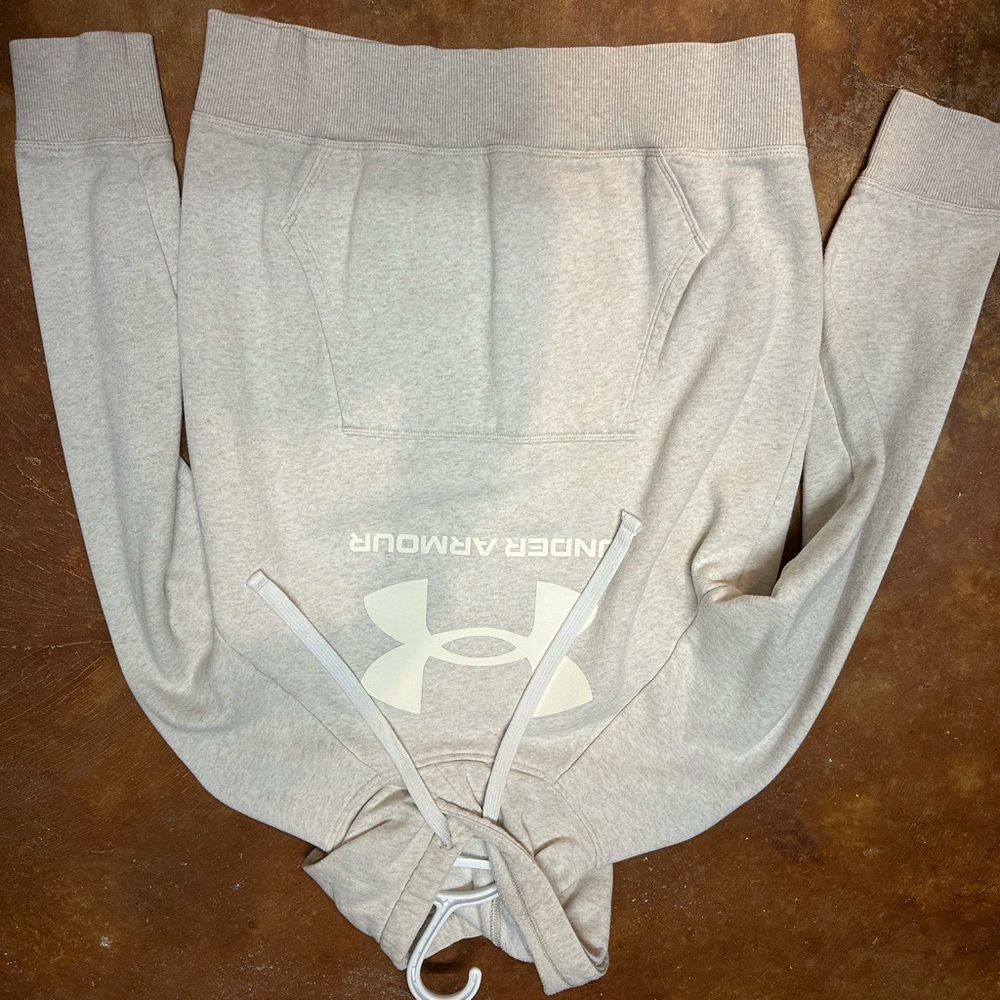 Under Armour Gray Sweatpants for Active Comfort